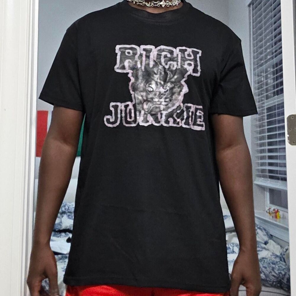 Rich Junkie Money Graphic Black T-Shirt Y2K Streetwear Tee
